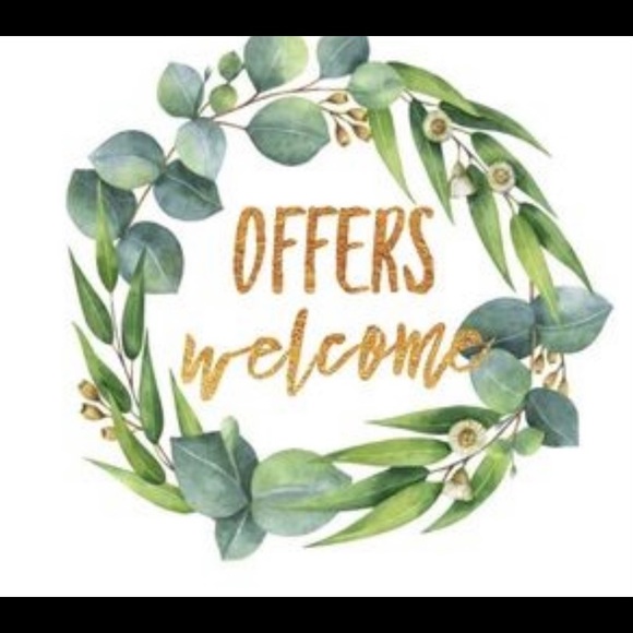 WELCOME TO MY CLOSET - Picture 2 of 2